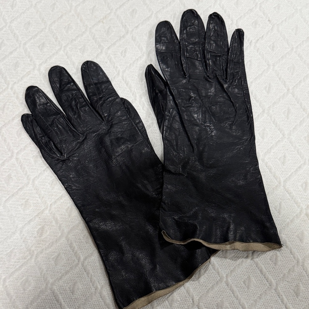 Thin Black Leather Gloves.  Super soft leather.  Vintage.